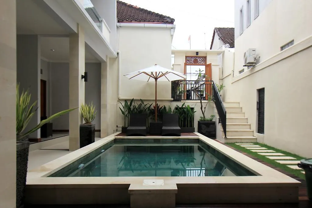 Tom Guest House Legian