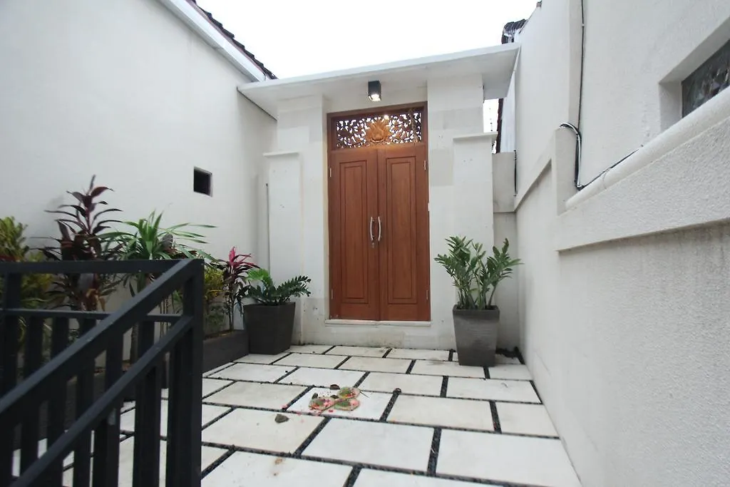 Tom Guest House Legian