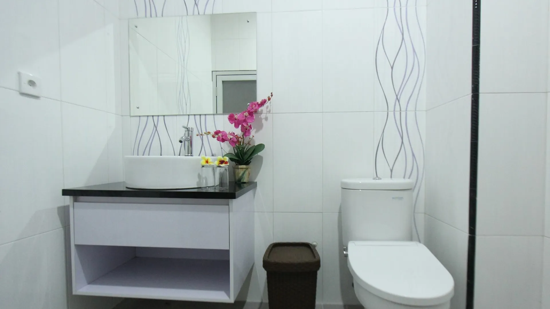 Tom Guest House Legian